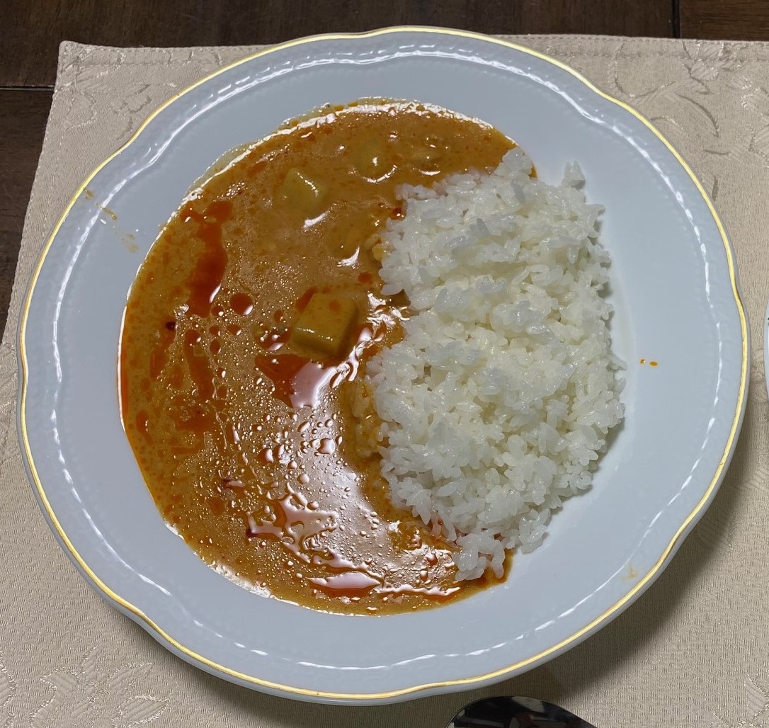 マッサマンカレー（レトルトカレー）