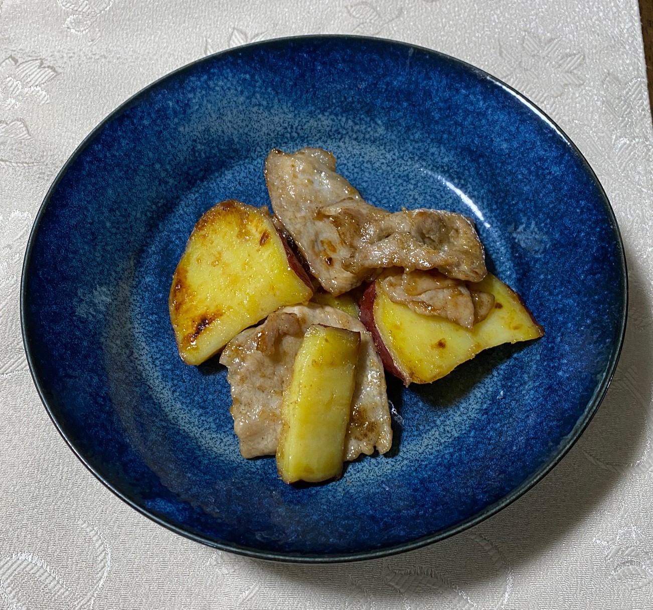さつまいもと豚肉のバターじょうゆ焼きー２